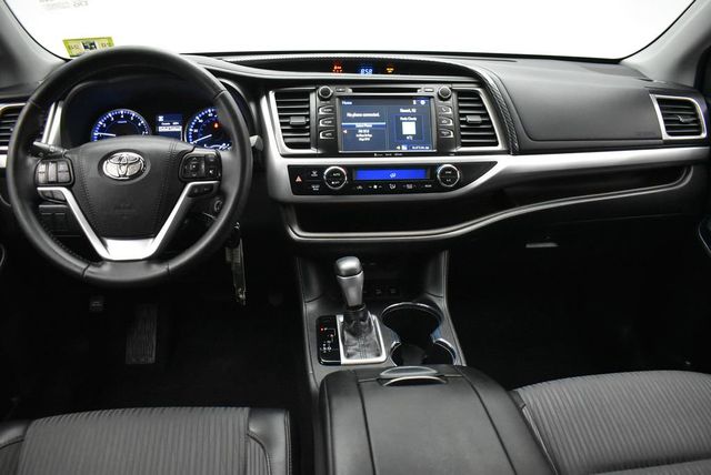 2019 Toyota Highlander LE Plus V6 AWD - 23024464 - 21