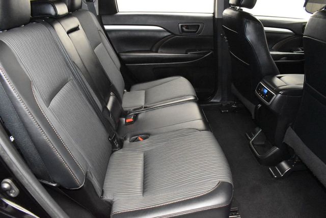 2019 Toyota Highlander LE Plus V6 AWD - 23024464 - 24