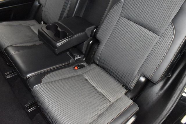 2019 Toyota Highlander LE Plus V6 AWD - 23024464 - 30
