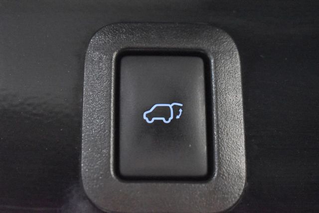 2019 Toyota Highlander LE Plus V6 AWD - 23024464 - 32