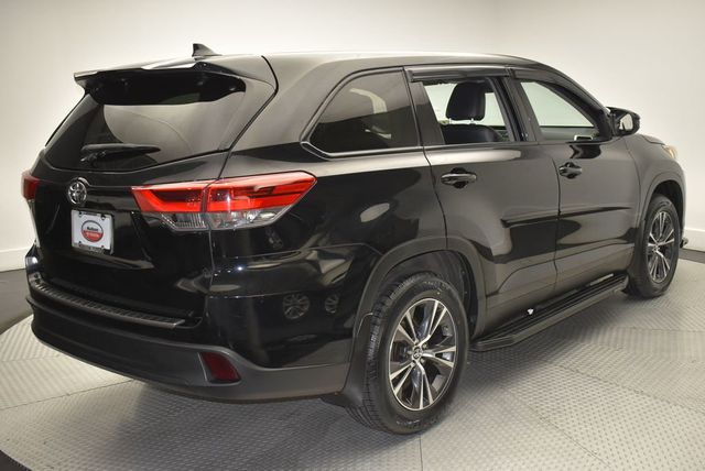 2019 Toyota Highlander LE Plus V6 AWD - 23024464 - 4