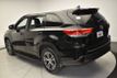 2019 Toyota Highlander LE Plus V6 AWD - 23024464 - 6