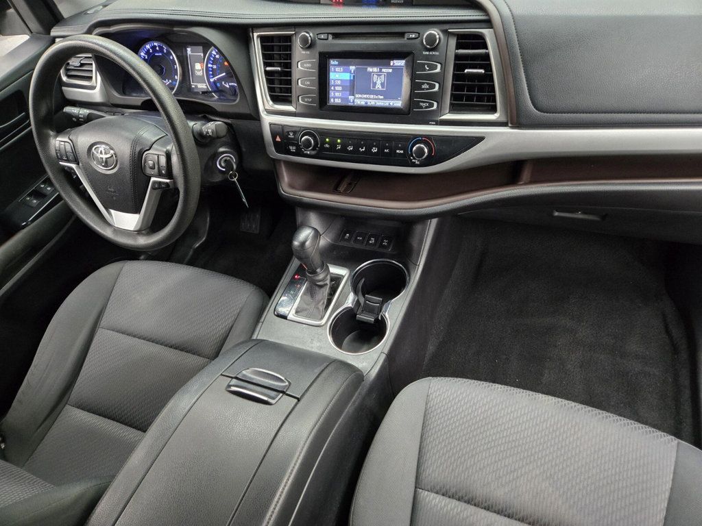 2019 Toyota Highlander LE V6 AWD - 22957554 - 14