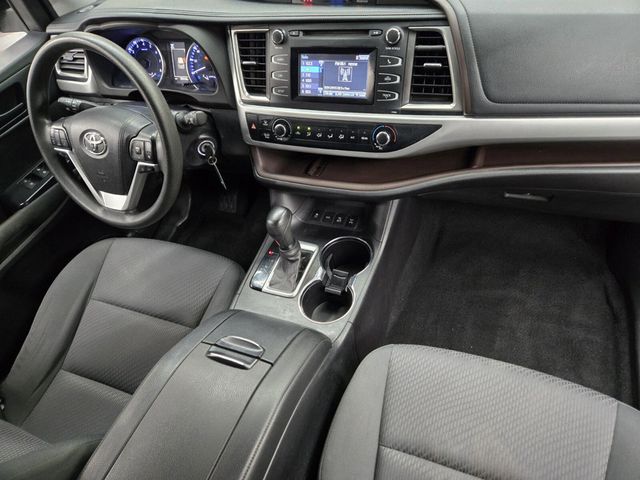 2019 Toyota Highlander LE V6 AWD - 22957554 - 14