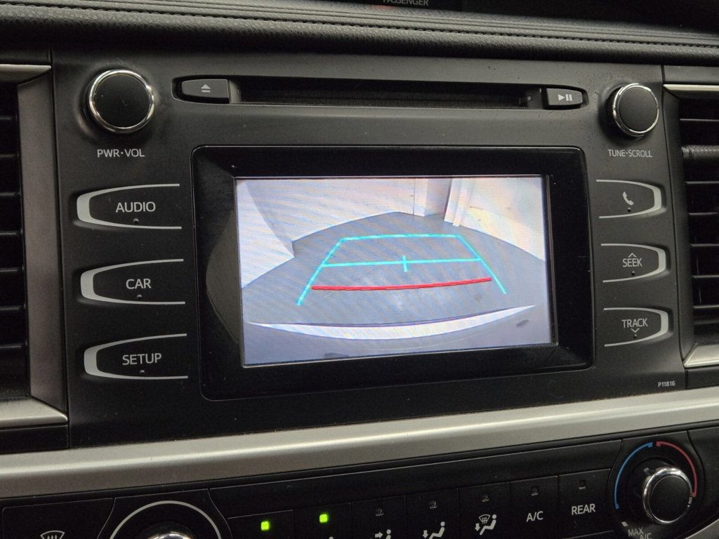 2019 Toyota Highlander LE V6 AWD - 22957554 - 19