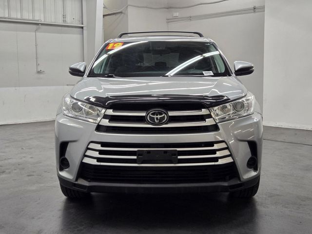 2019 Toyota Highlander LE V6 AWD - 22957554 - 4