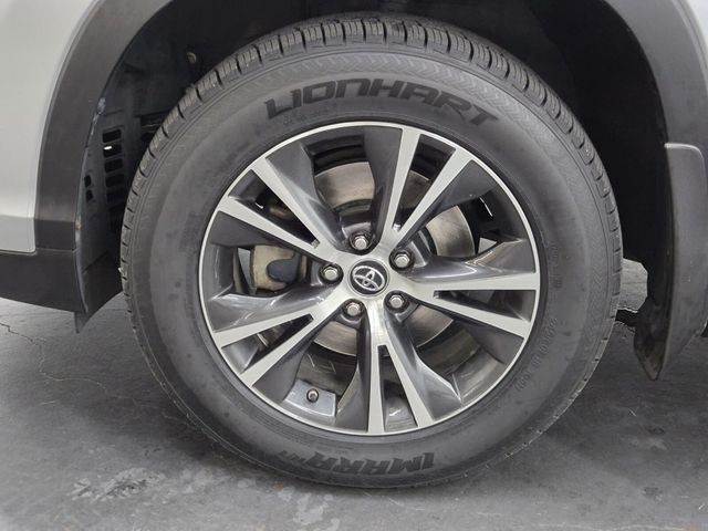 2019 Toyota Highlander LE V6 AWD - 22957554 - 5
