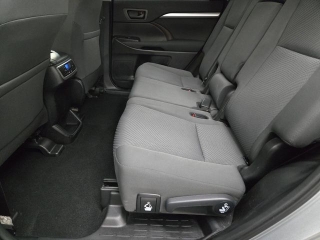 2019 Toyota Highlander LE V6 AWD - 22957554 - 8