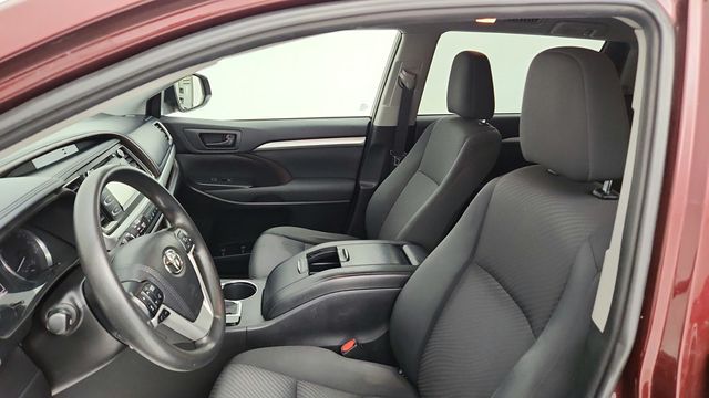 2019 Toyota Highlander LE V6 AWD - 22941117 - 18
