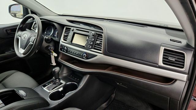 2019 Toyota Highlander LE V6 AWD - 22941117 - 24