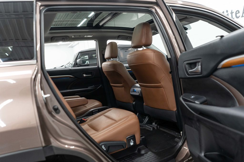2019 Toyota Highlander Limited Platinum photo 12