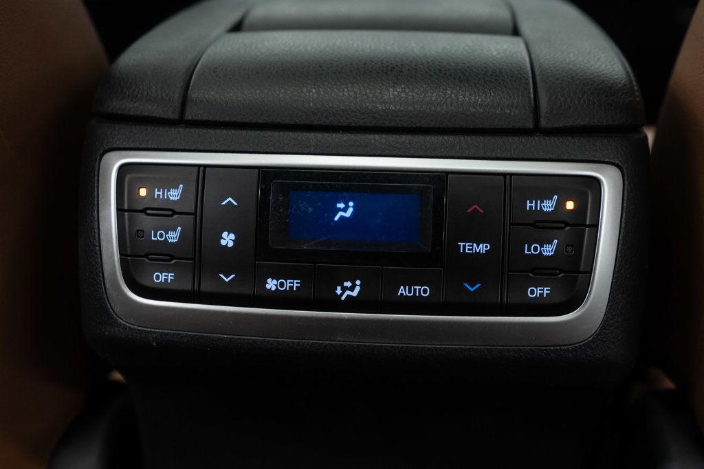 2019 Toyota Highlander Limited Platinum photo 17