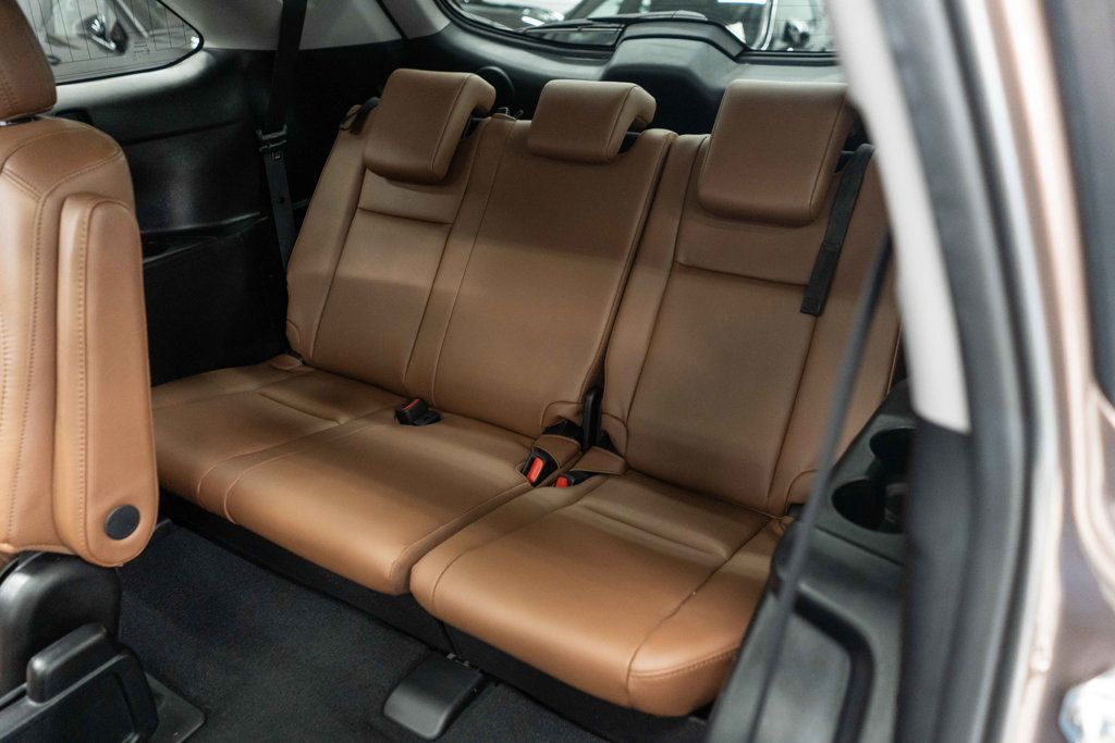 2019 Toyota Highlander Limited Platinum photo 19