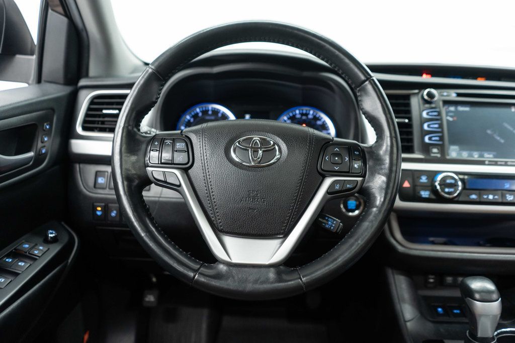 2019 Toyota Highlander Limited Platinum photo 22