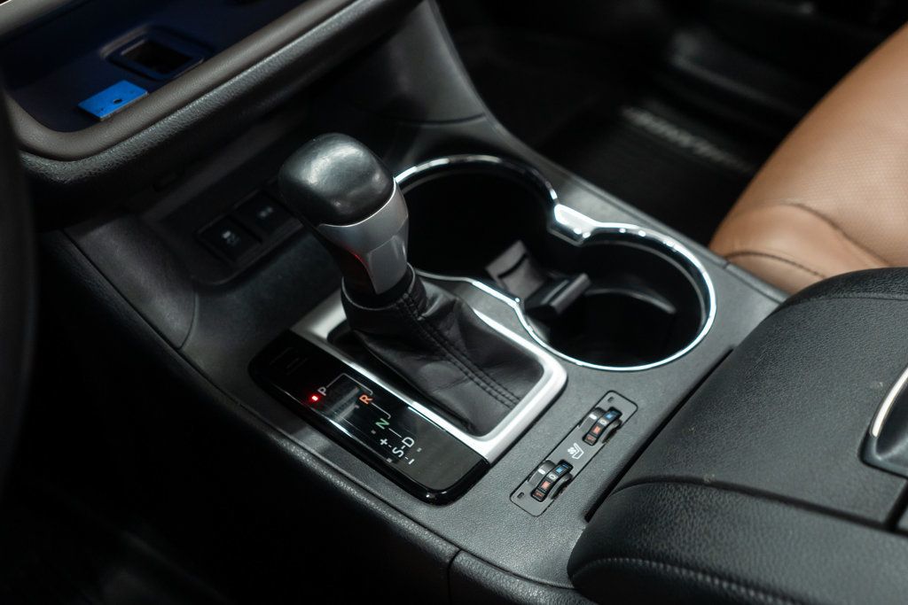 2019 Toyota Highlander Limited Platinum photo 23