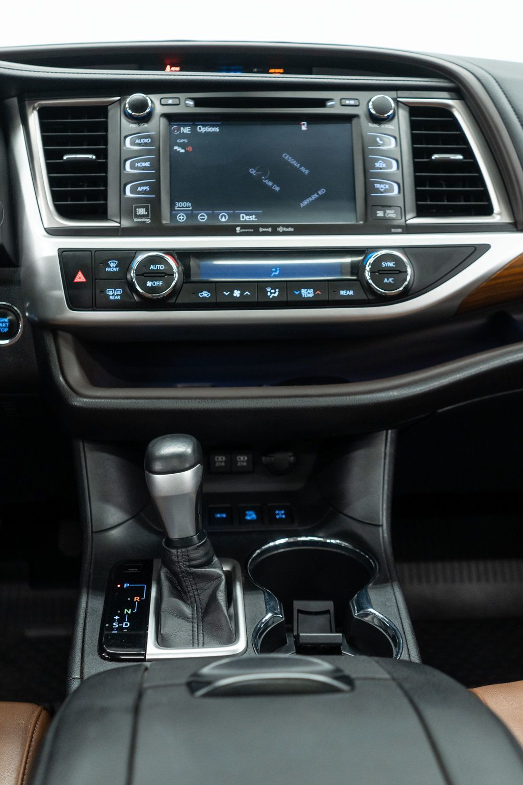 2019 Toyota Highlander Limited Platinum photo 24