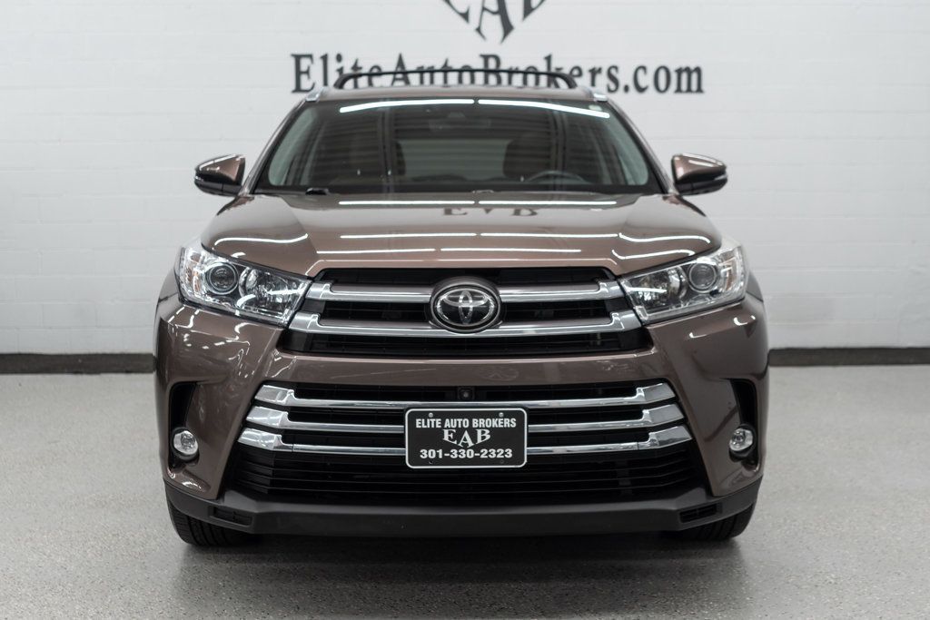 2019 Toyota Highlander Limited Platinum photo 3