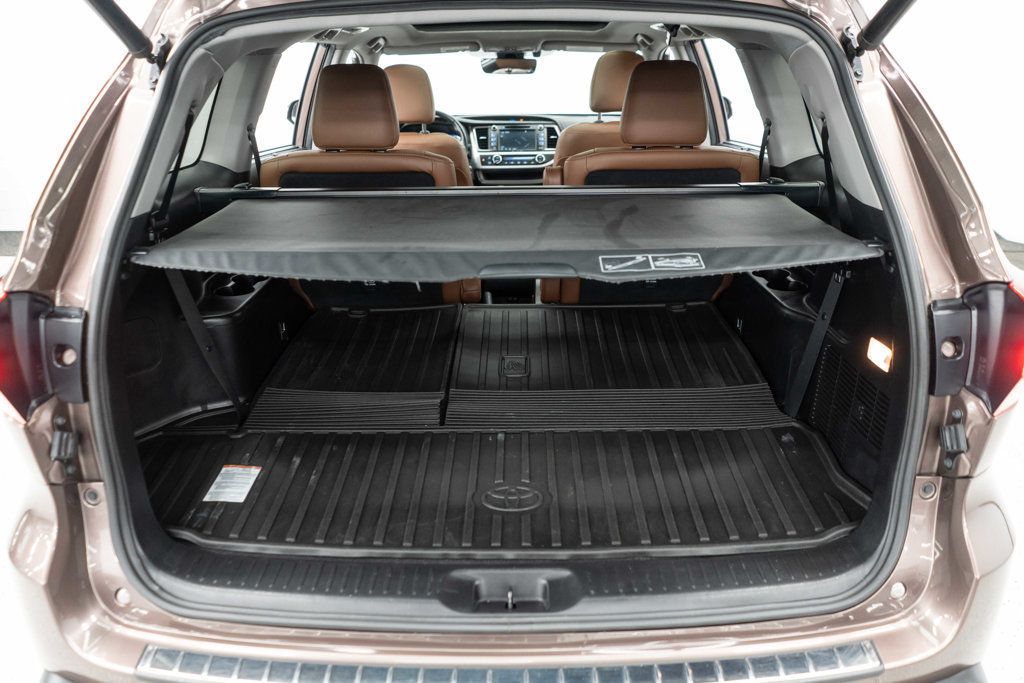 2019 Toyota Highlander Limited Platinum photo 33