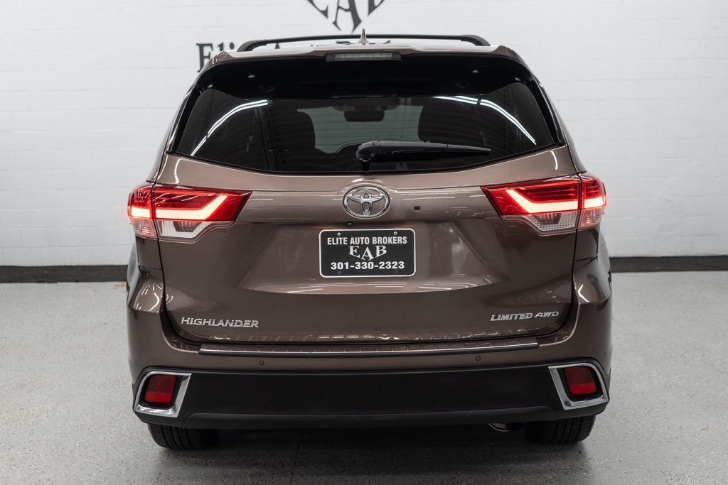 2019 Toyota Highlander Limited Platinum photo 4