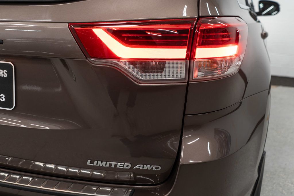 2019 Toyota Highlander Limited Platinum photo 47