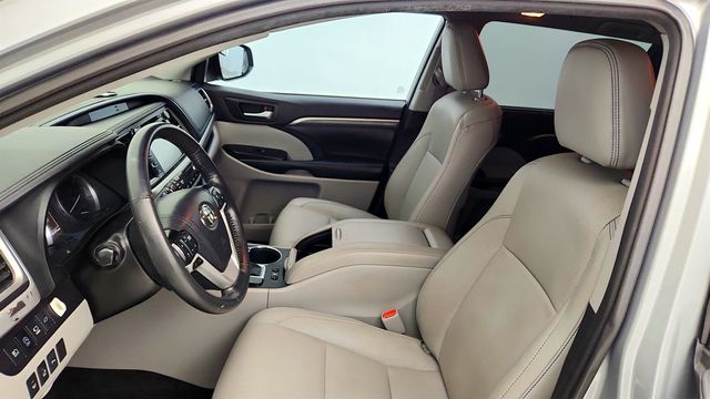 2019 Toyota Highlander Limited Platinum V6 AWD - 23028839 - 18