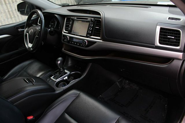 2019 Toyota Highlander ONE OWNER HYBRID XLE W/ LEATHER, MOOPNROOF - 23042607 - 9