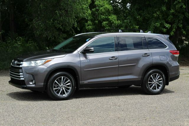 2019 Toyota Highlander ONE OWNER HYBRID XLE W/ LEATHER, MOOPNROOF - 23042607 - 18