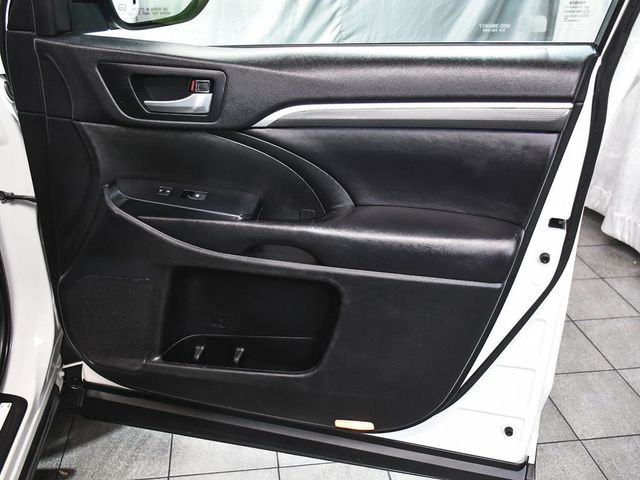 2019 Toyota Highlander SE - 23048143 - 14
