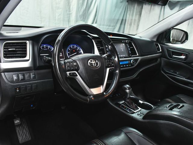 2019 Toyota Highlander SE - 23048143 - 18