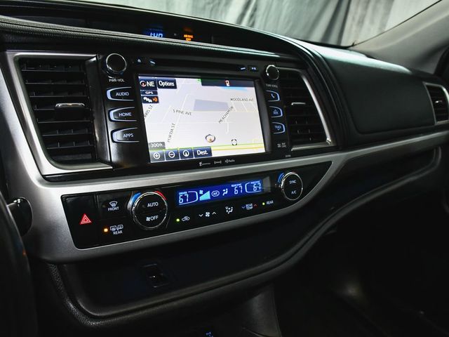 2019 Toyota Highlander SE - 23048143 - 31