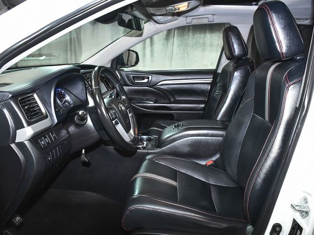 2019 Toyota Highlander SE - 23048143 - 37