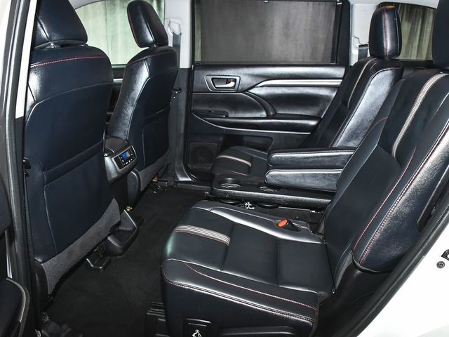 2019 Toyota Highlander SE - 23048143 - 40