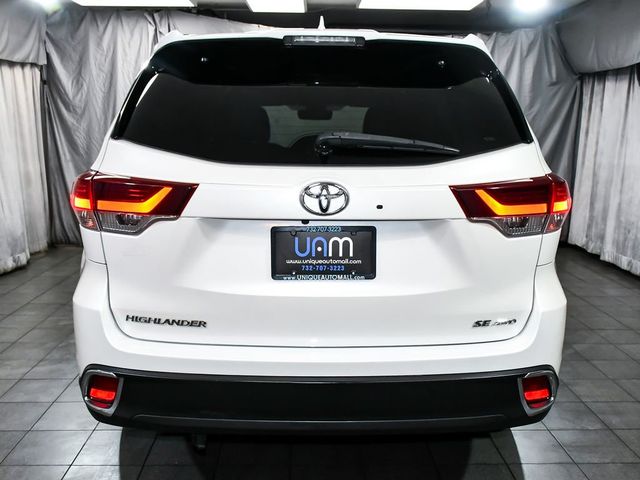 2019 Toyota Highlander SE - 23048143 - 4