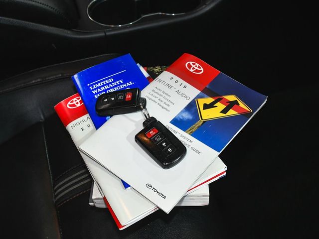 2019 Toyota Highlander SE - 23048143 - 58