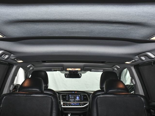 2019 Toyota Highlander SE - 23048143 - 64