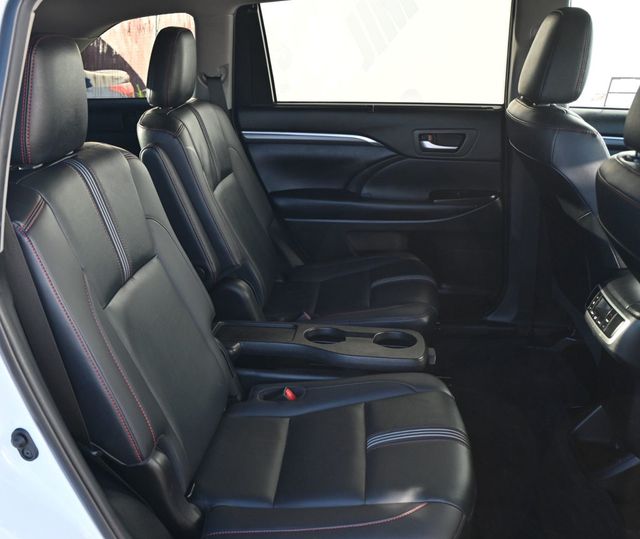 2019 Toyota Highlander SE Brand New Tires - 22951504 - 17