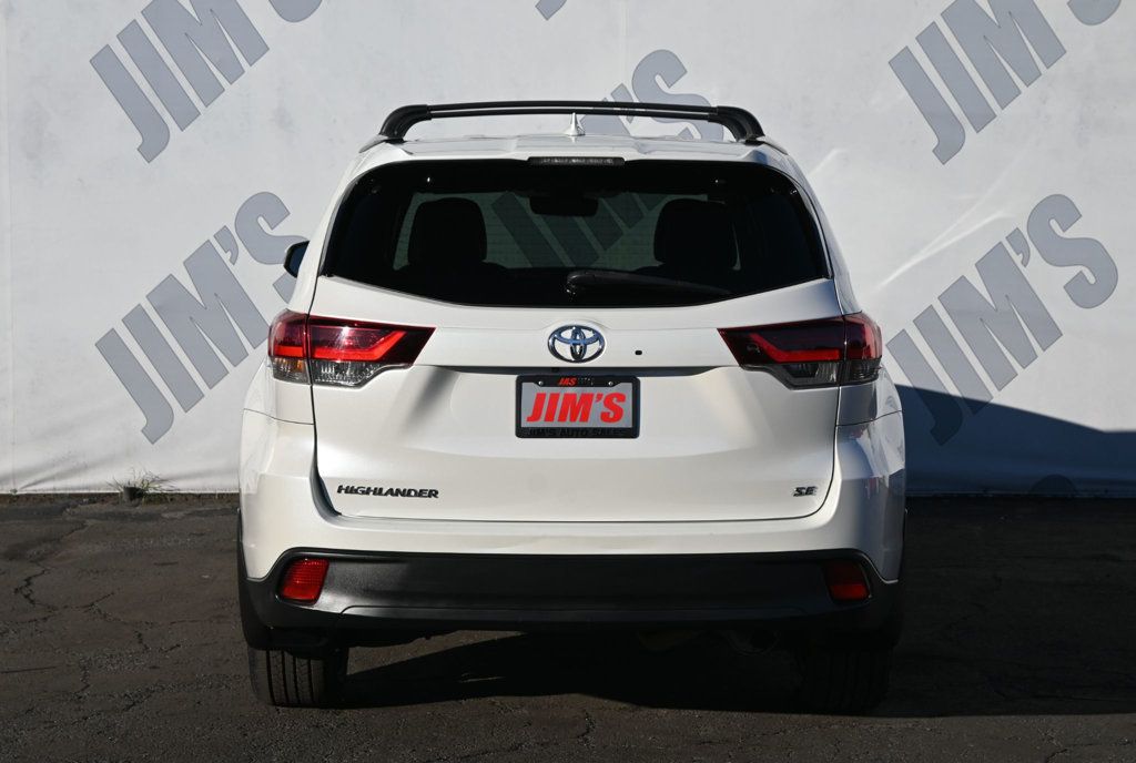 2019 Toyota Highlander SE XLE photo 4