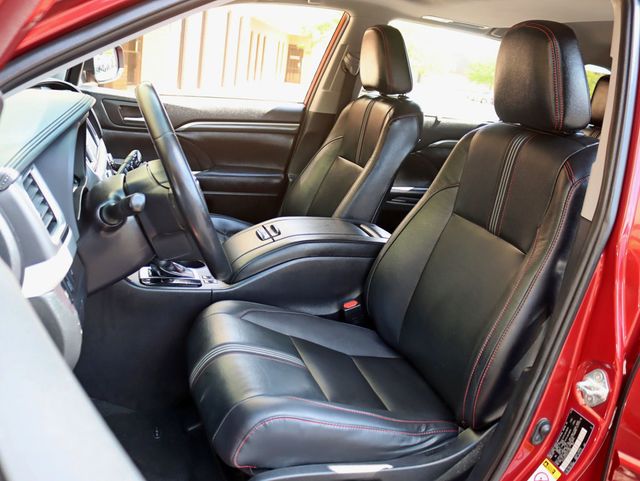 2019 Toyota Highlander SE V6 AWD - 23081012 - 17