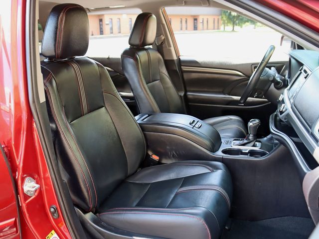 2019 Toyota Highlander SE V6 AWD - 23081012 - 18