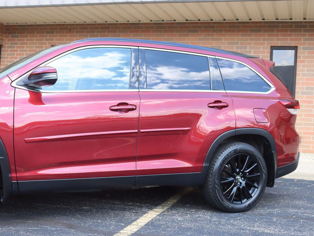 2019 Toyota Highlander SE V6 AWD - 23081012 - 1