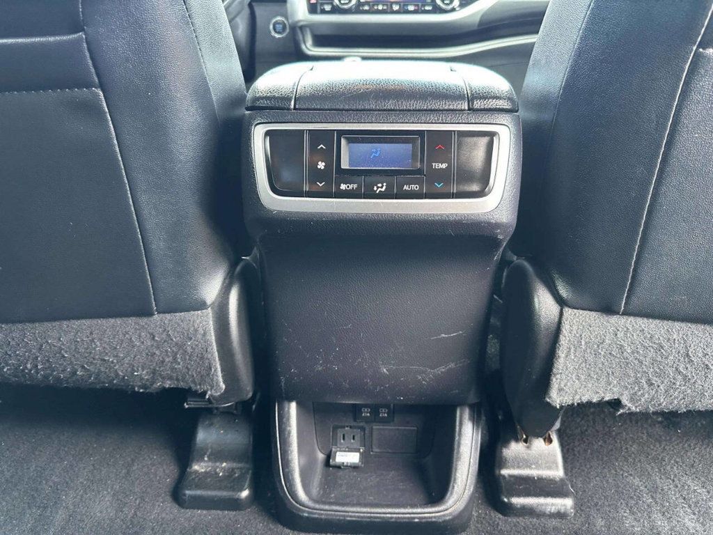 2019 Toyota Highlander SE V6 AWD - 23059565 - 21