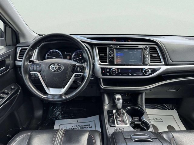 2019 Toyota Highlander SE V6 AWD - 23059565 - 22