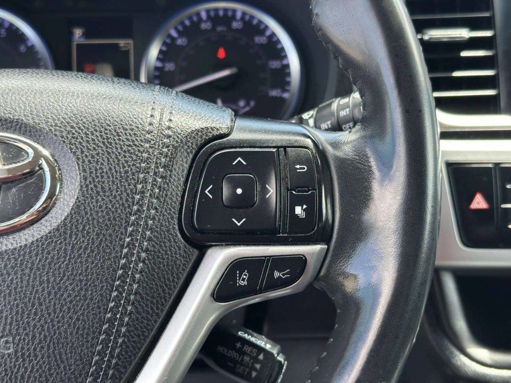 2019 Toyota Highlander SE V6 AWD - 23059565 - 33