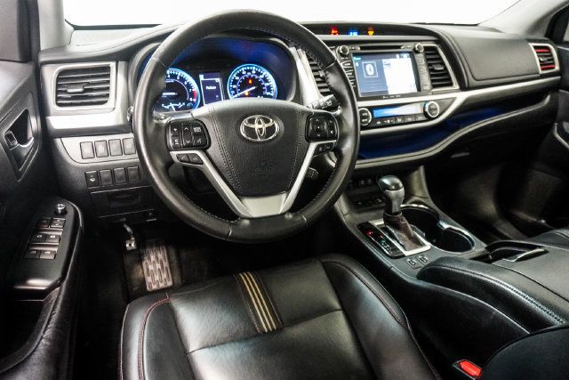 2019 Toyota Highlander SE V6 AWD - 23080744 - 11