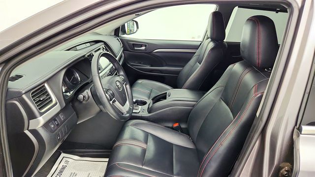 2019 Toyota Highlander SE V6 AWD - 23044974 - 17