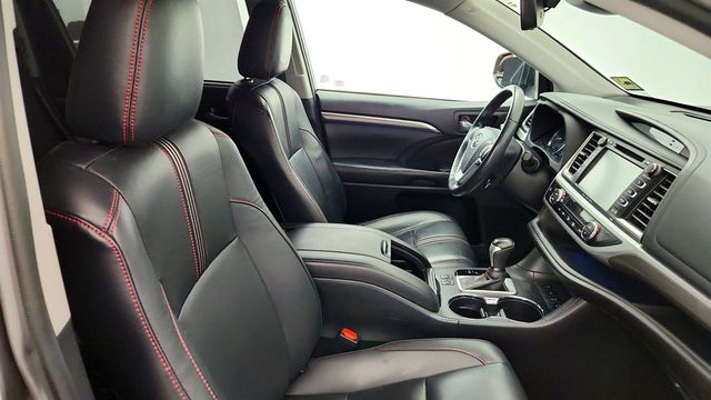 2019 Toyota Highlander SE V6 AWD - 23044974 - 22