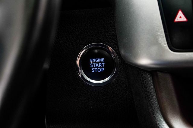 2019 Toyota Highlander SE V6 FWD - 22899372 - 19