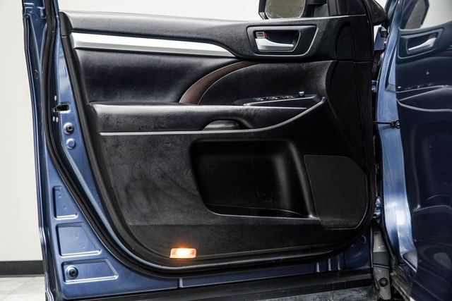 2019 Toyota Highlander SE V6 FWD - 22899372 - 31