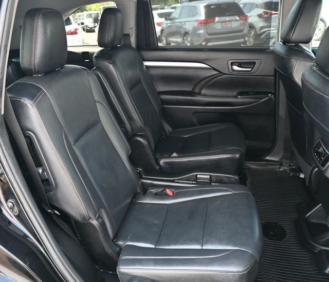 2019 Toyota Highlander XLE - 23062399 - 18