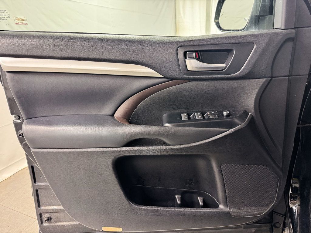 2019 Toyota Highlander XLE AWD - 23090014 - 15